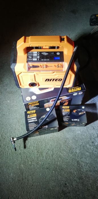 Akumulatorowy kompresor 20V MAX Niteo + akumulator + ładowarka