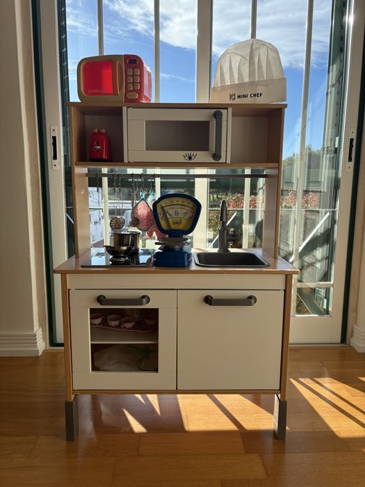 Cozinha de brinquedo infantil
