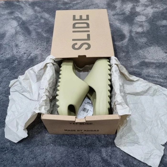 Yeezy slide novos