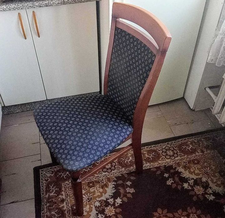 Krzesło Bawaria DKRS 2, drewniane, tapicerowane, solidne