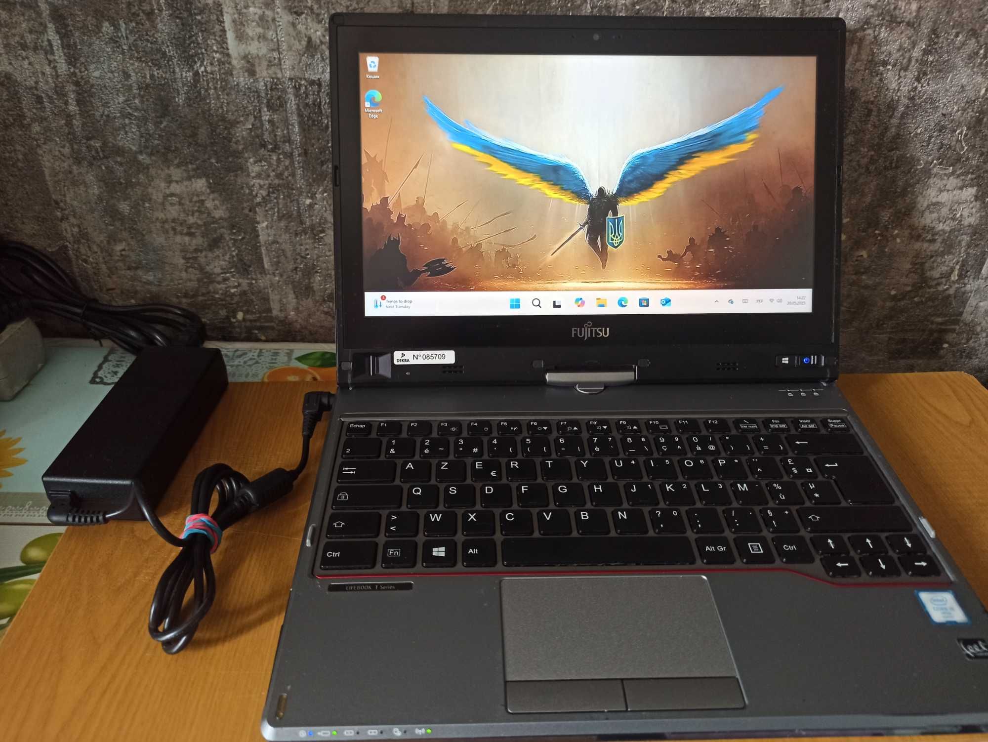 Трансформер Fujitsu Lifebook T726 i5-6300u, DDR4 4gb, SSD 120 Gb