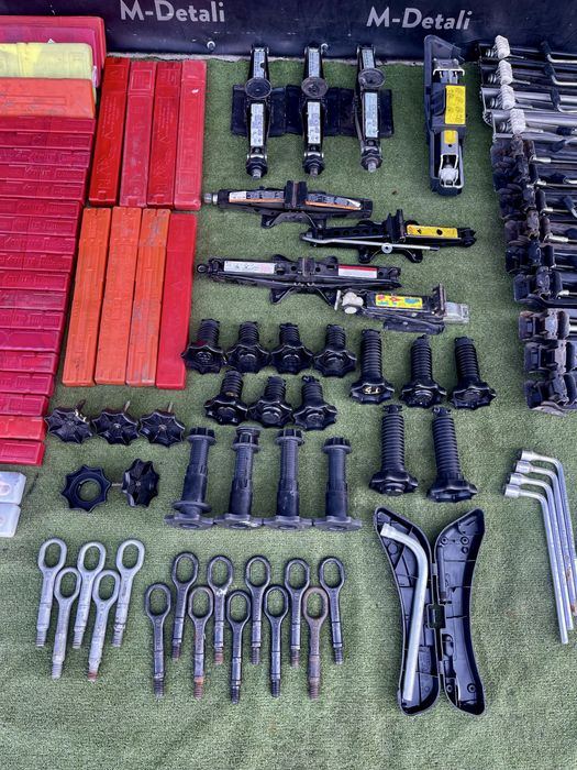 Домкрати подомкрат буксіровочний крюк гак знак стоп сигнал аварійка