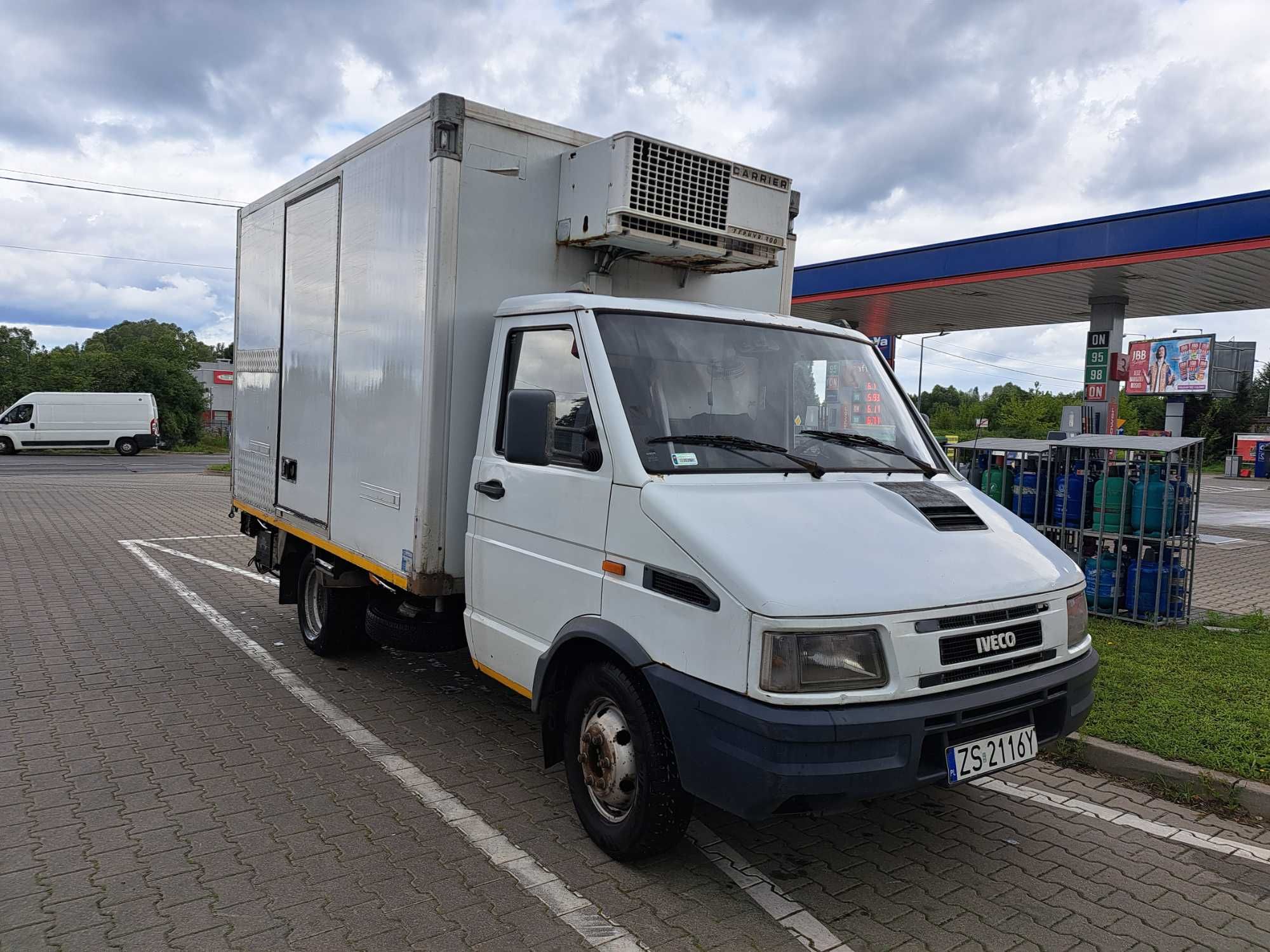 iveco 2.8 chłodnia winda