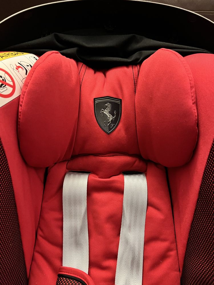 Автокрісло Cybex Ferrari + адаптери