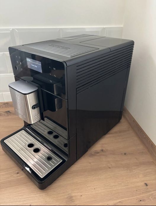 Кавомашина Miele 5400