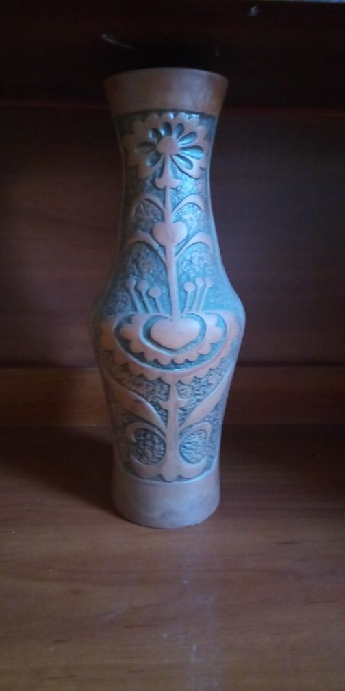 Wazon gliniany wys.36cm, śr. otworu 9cm + sztuczne kwiaty