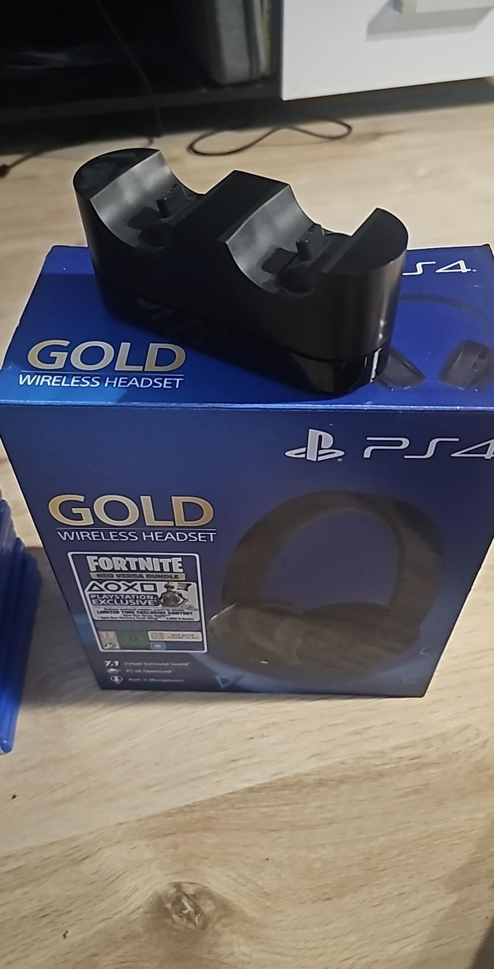 PlayStation4 + 2pady + 32gry + słuchawki i ładowarka