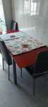 Mesa de jantar com 4 cadeiras