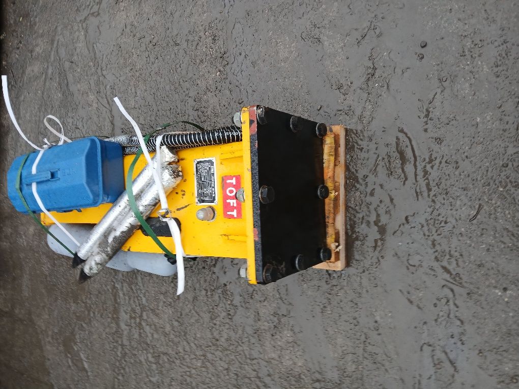 Mlot do minikoparki Toft 450 122kg mlot wyburzeniowy hydrauliczny