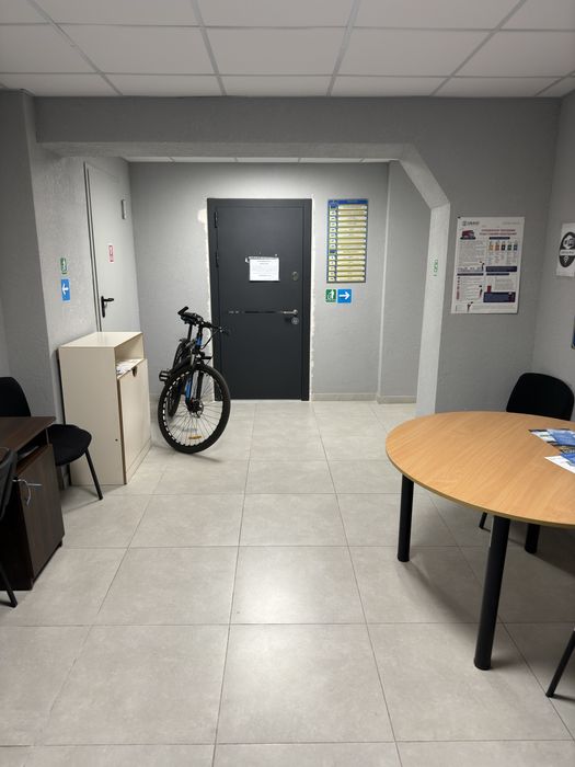 Продам офісне приміщення