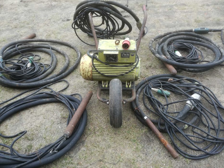 Wibrator do betonu /buława  wibrująca  Bosch 8mb i 3 6mb