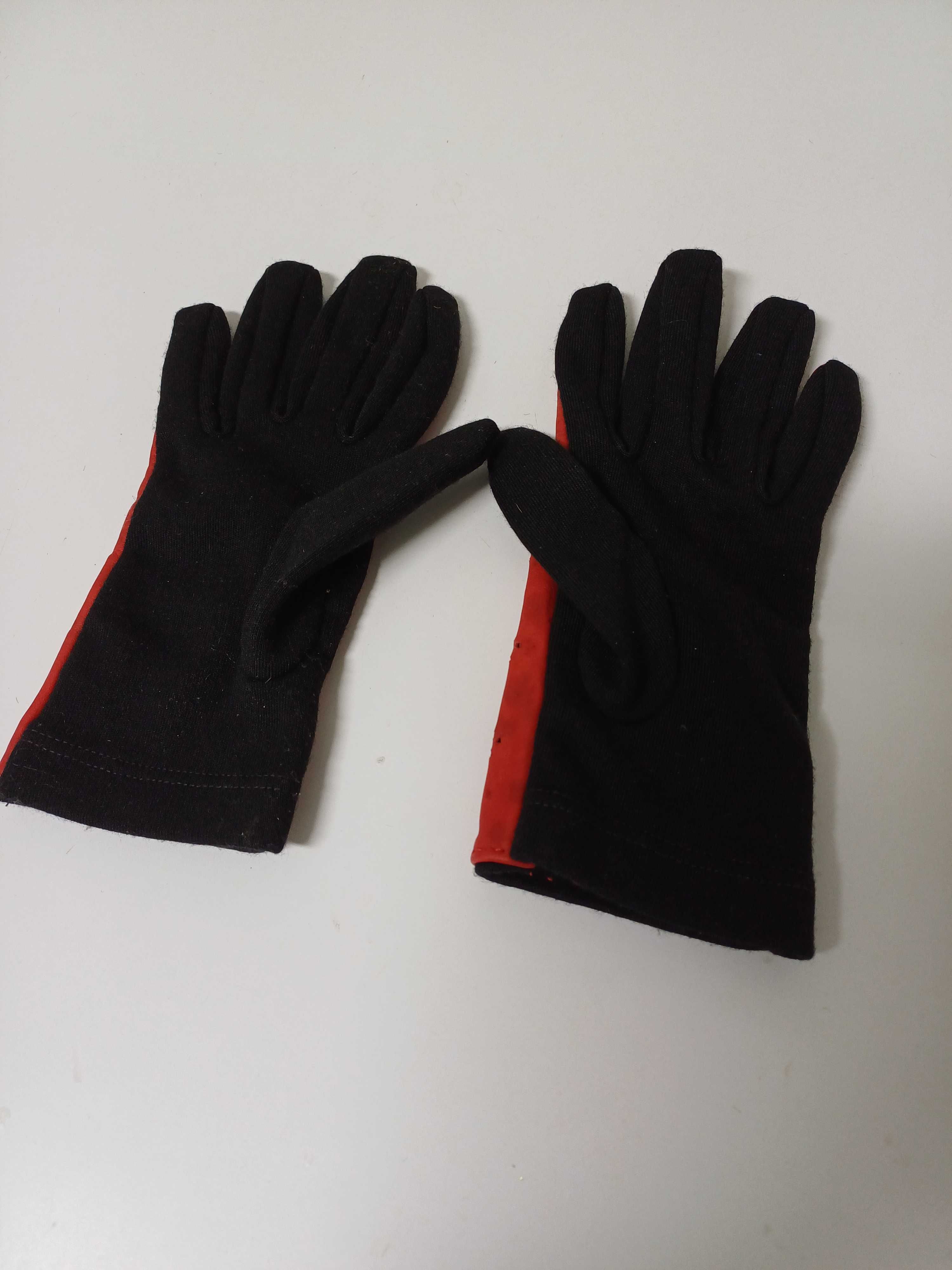 Luvas de senhora vermelhas e pretas