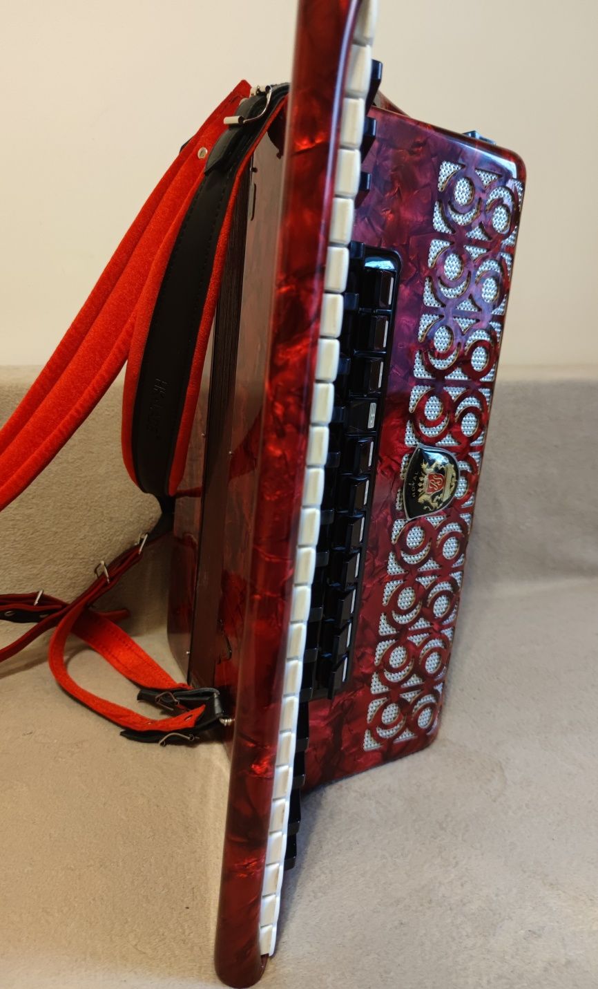 Akordeon Royal Standard - Montana 120 basów