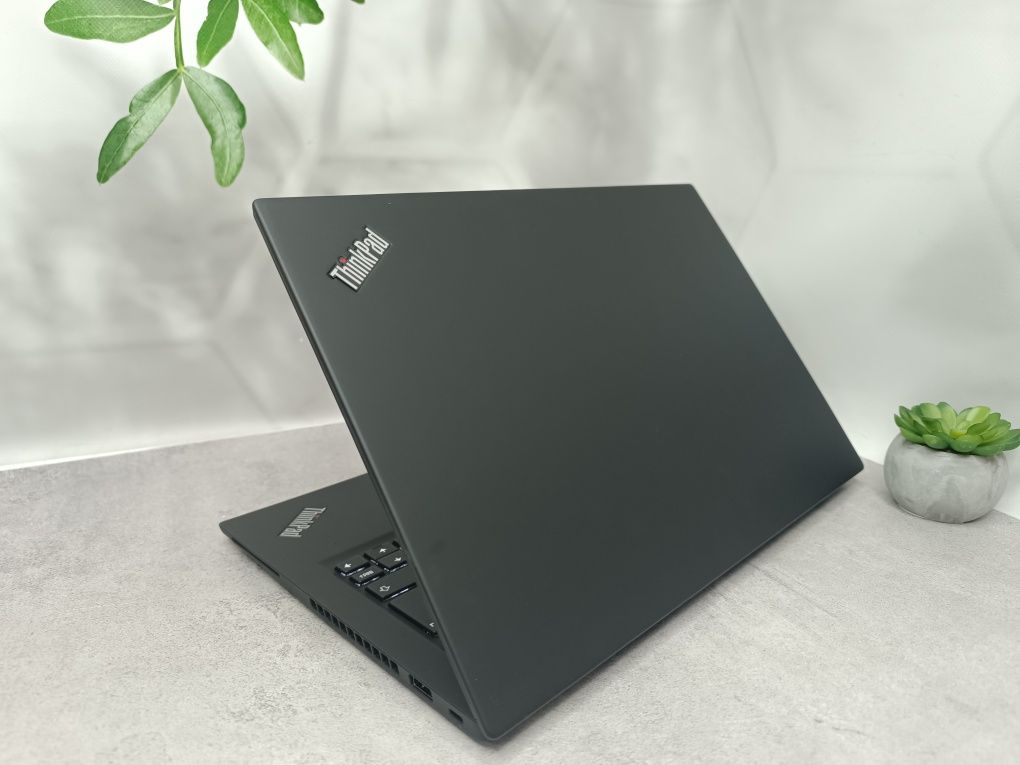 Ноутбук Lenovo ThinkPad T14s G1/i5-10210U/16/256 GB/14"/IPS/А-клас
