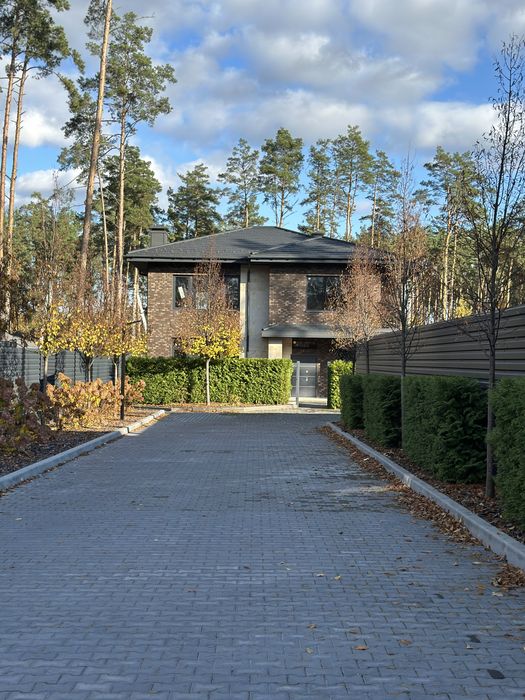 Якісний будинок 206 м2 в закритому котеджному містечку. 10 соток