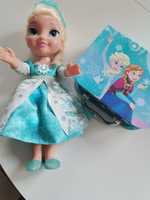 Elsa śpiewająca plus kuferek