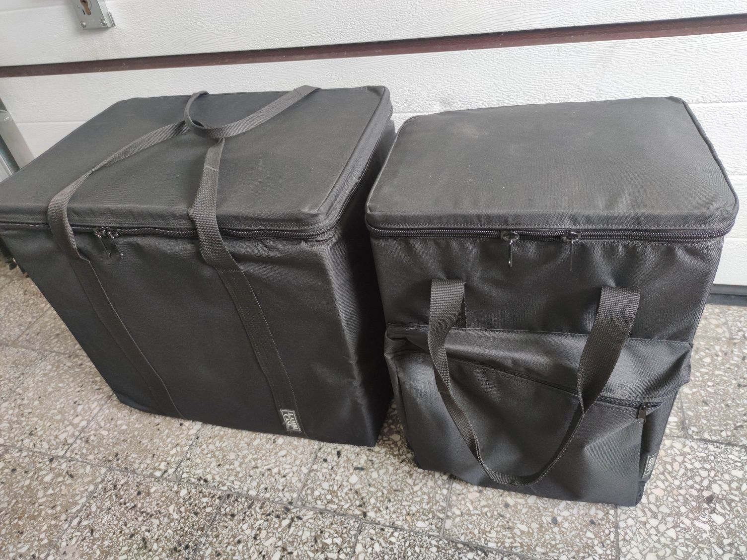 2 głowy ruchome spot Chauvet Intimidator 360, futerał