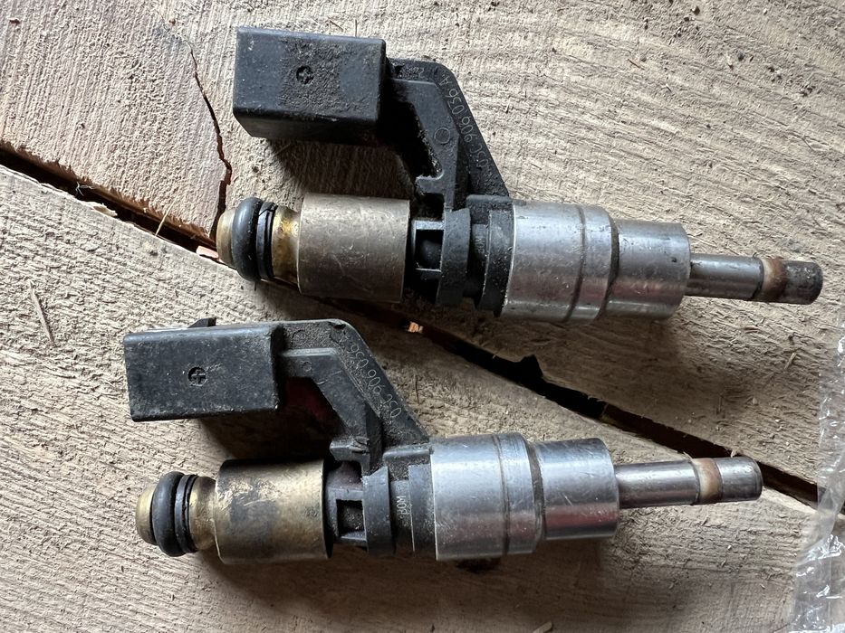 Форсунки паливні топлівна рампа 1.4 tsi BMY VAG VW Skoda Golf 5 Touran