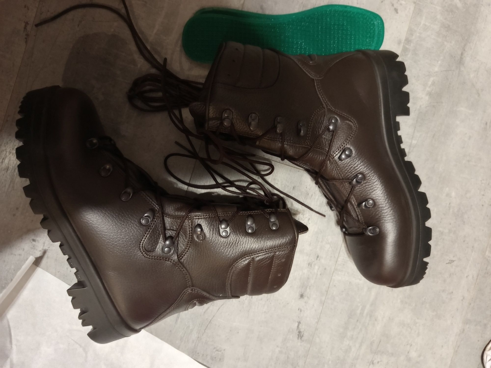 Buty wzór MON rozmiar 27.5 / 42.5 wzór 933A/MON wkładka 28 cm