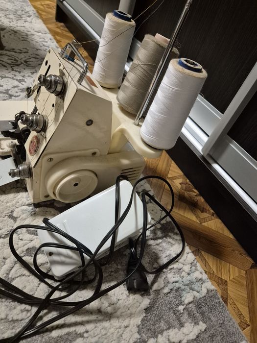 Оверлог трехниточный