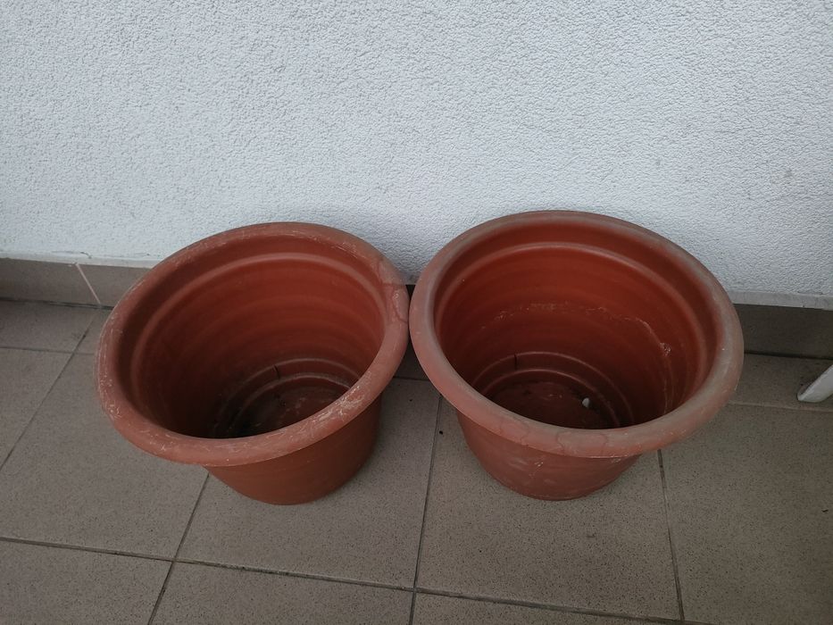 2szt. 32cm wyskośc 30cm średnica - Doniczki ogrodowe brązowe