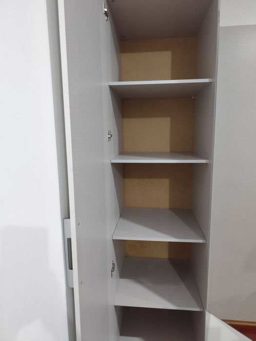 Roupeiro amplo 4 portas + 2 gavetas c/ espelhos