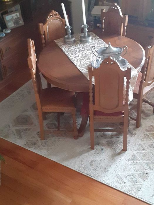 Mobília de sala de jantar, como nova, castanho maciço