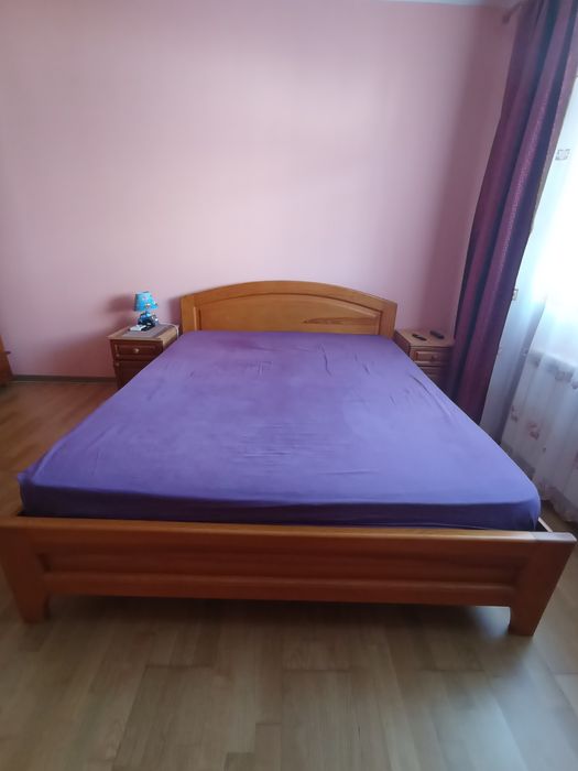 Спальний гарнітур(шафа,ліжко з матрасом, дві тумби, комод)