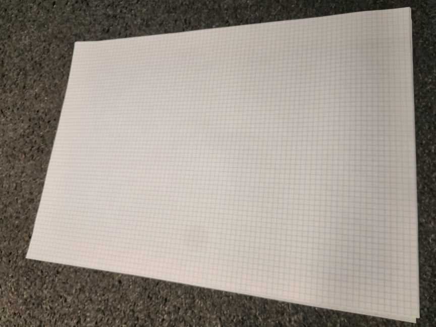 Papier podaniowy w linię w kratkę