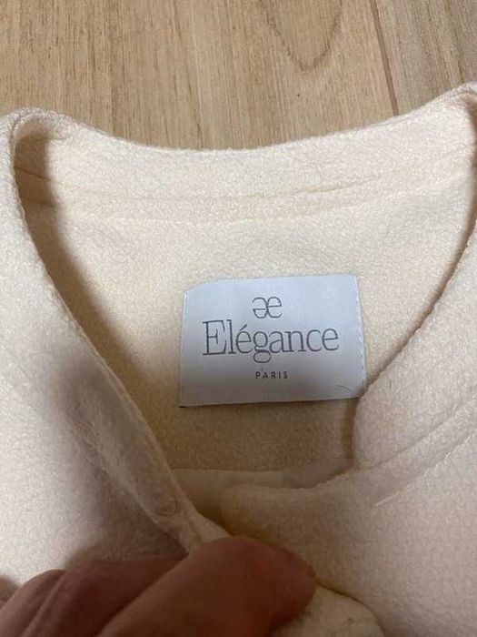 Damski kremowy żakiet Elegance