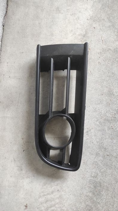 Grelha luz de nevoeiro parachoque VW Polo