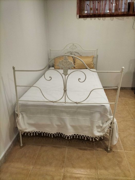 Cama de ferro vintage