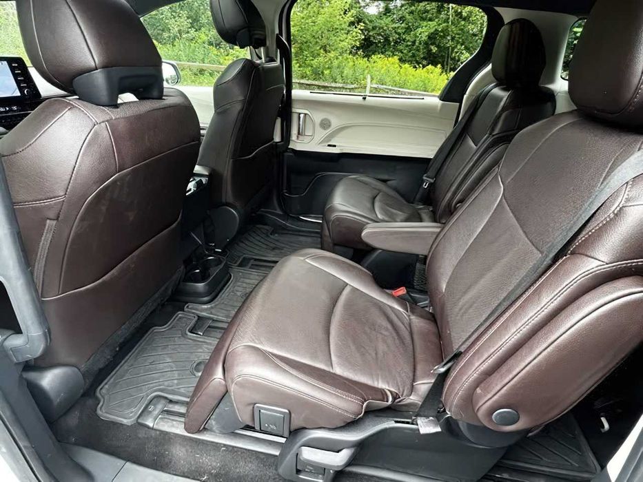 2023 Toyota Sienna Platinum 7-Passenger