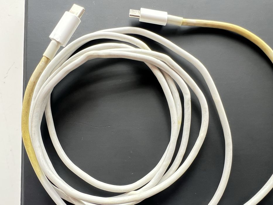 MacBook Pro 13” (2020, Intel i5 Quad-Core) Touch Bar