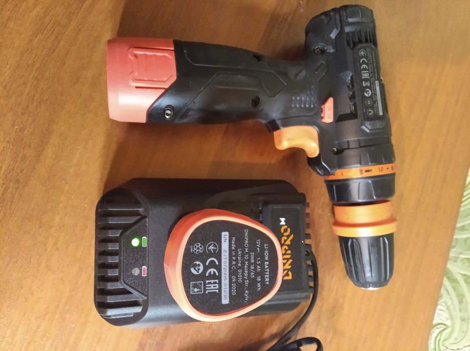 Продам шуруповерт Дніпро-М 12 вольт