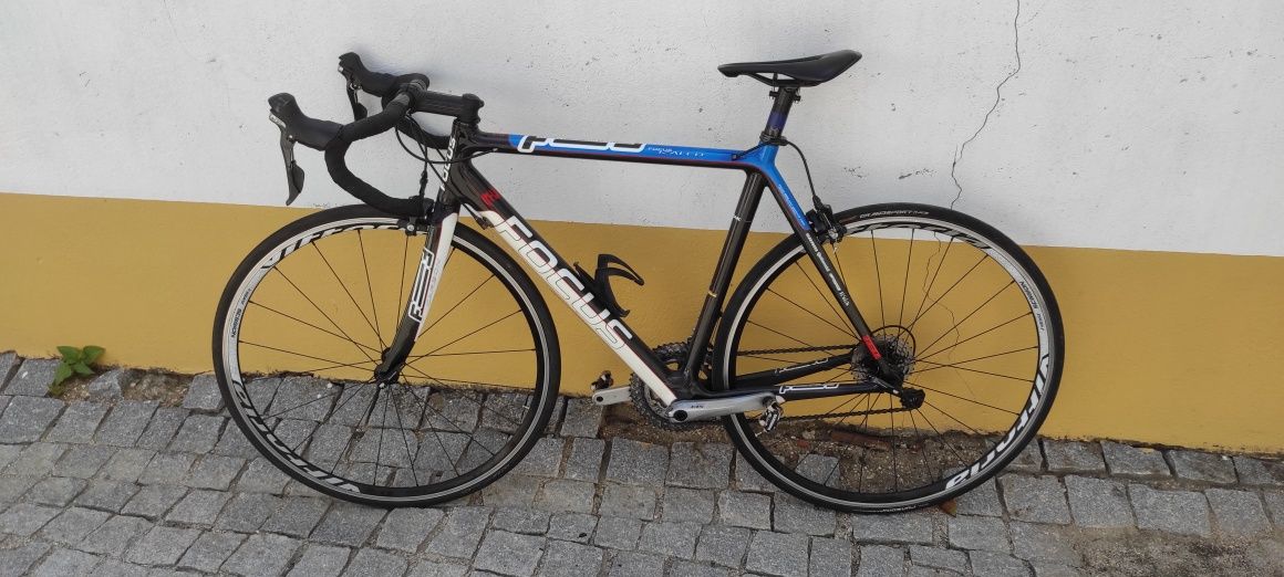 Focus Izalco Carbono