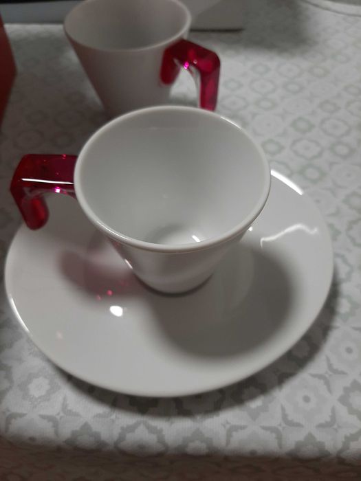 Chávenas de café novas dolce gusto de coleção