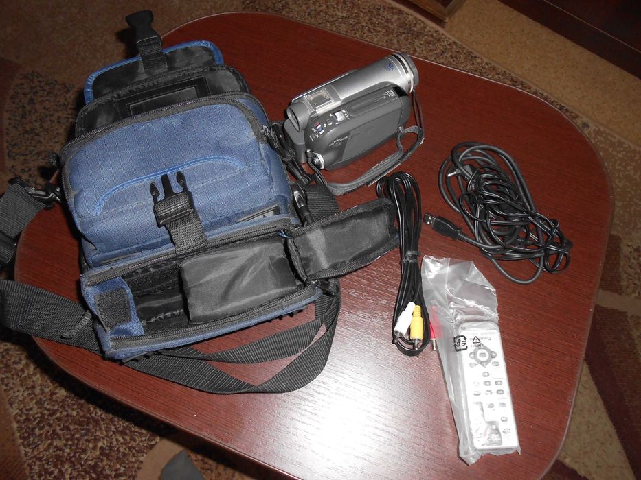 Камера Panasonic NV-GS85GC-S в отличном состоянии.