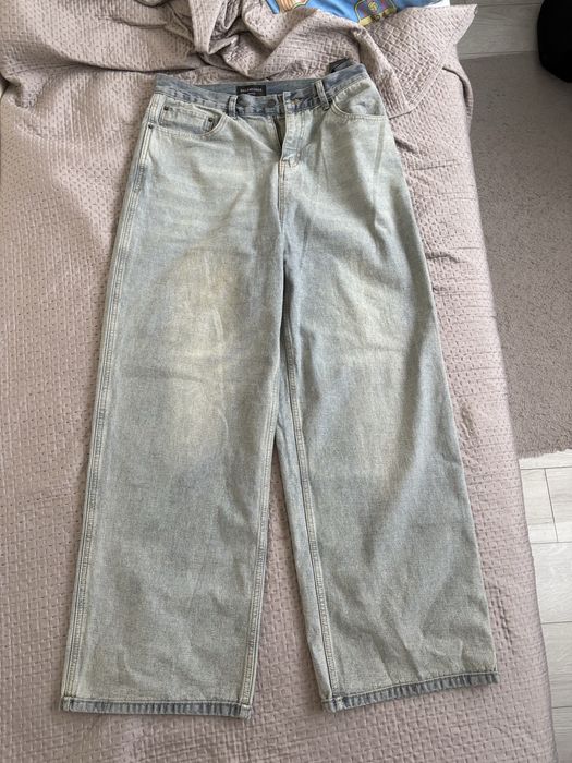 Niebieskie jeansy Balenciaga