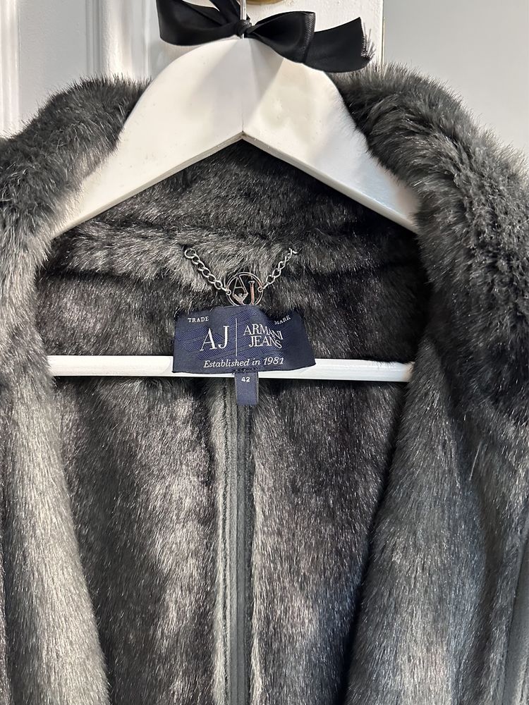 Casaco longo faux fur Armani