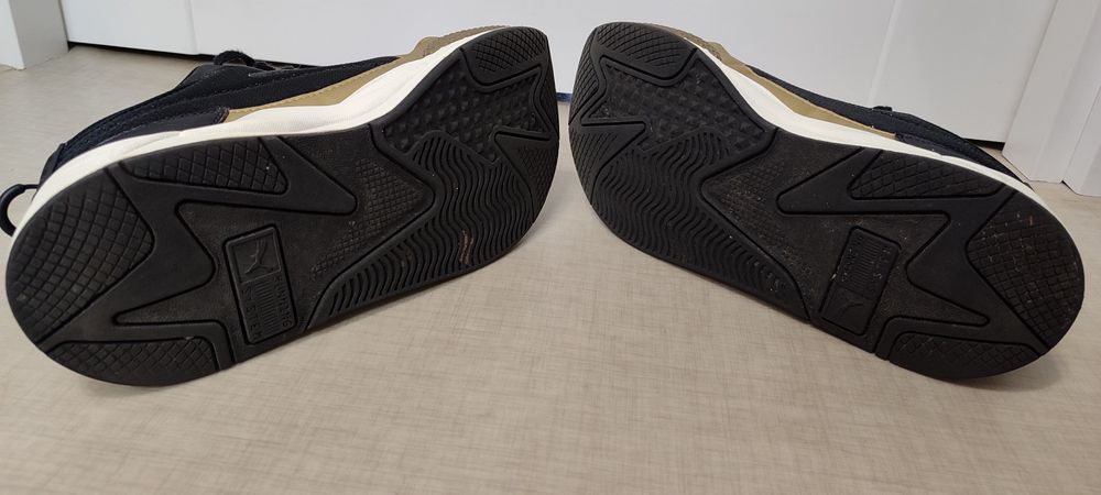 Кроссовки PUMA  р. 43 стан нових