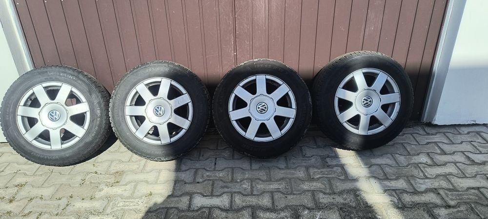 Felgi VW z oponami zimowymi