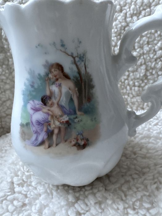 Dzbanek porcelanowy sygnowany antyk do kolekcji