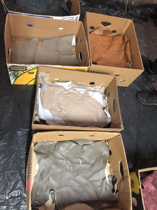 Кожа  мебельная.Большие куски на вес.Отходы. Обрезки.