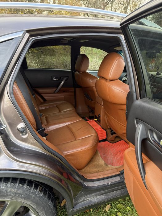 Продам автомобіль INFINITI FX35