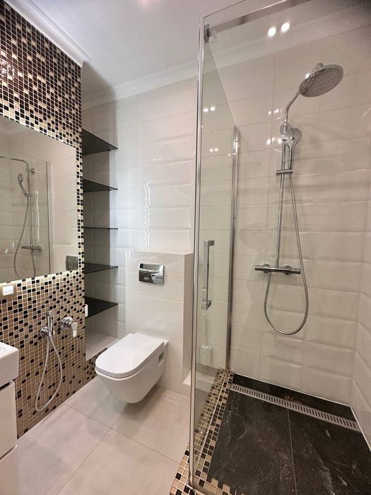 Продам 1 комнатную просторную квартиру в Альтаир 2