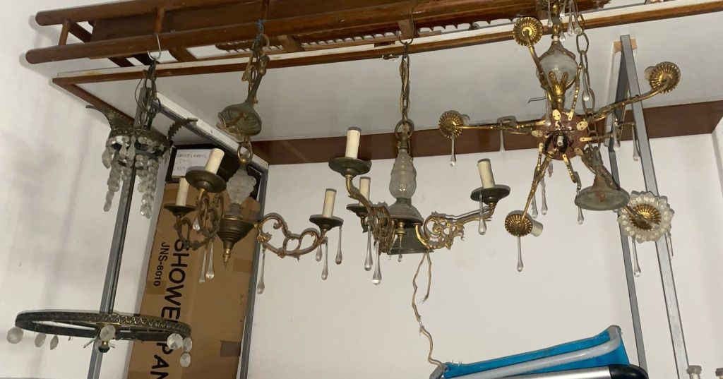 4 candelabros em dourado