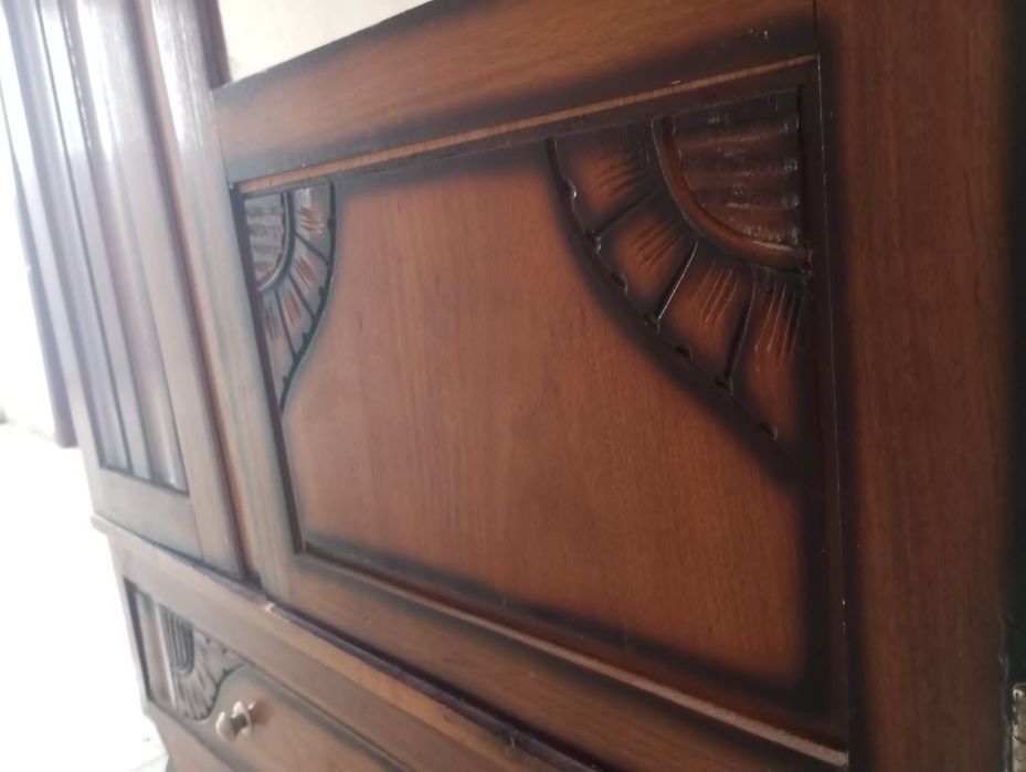 Roupeiro Português Vintage