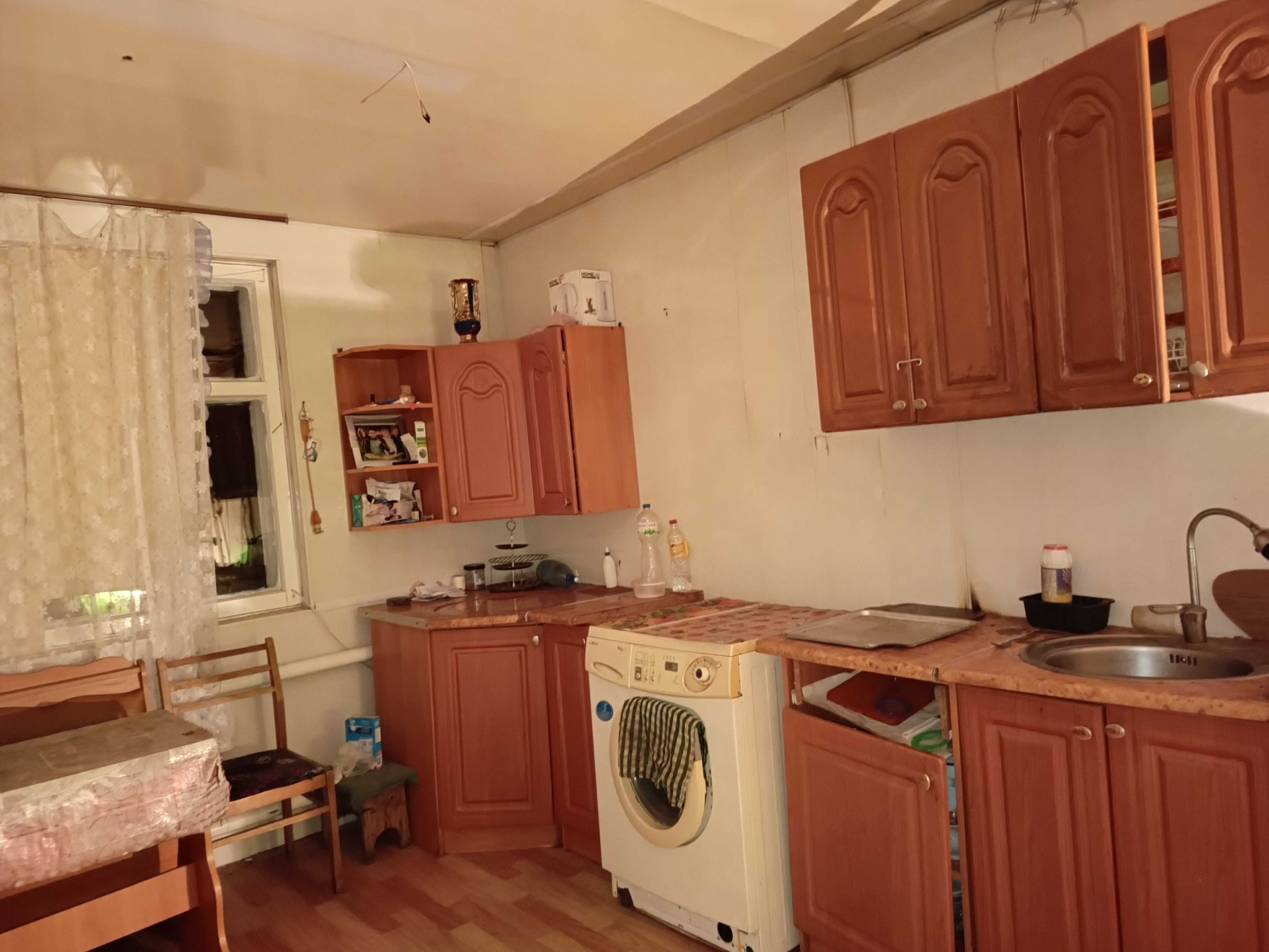 Продаю добротный кирпичный дом гМерефа возле соснового бора 26 соток.
