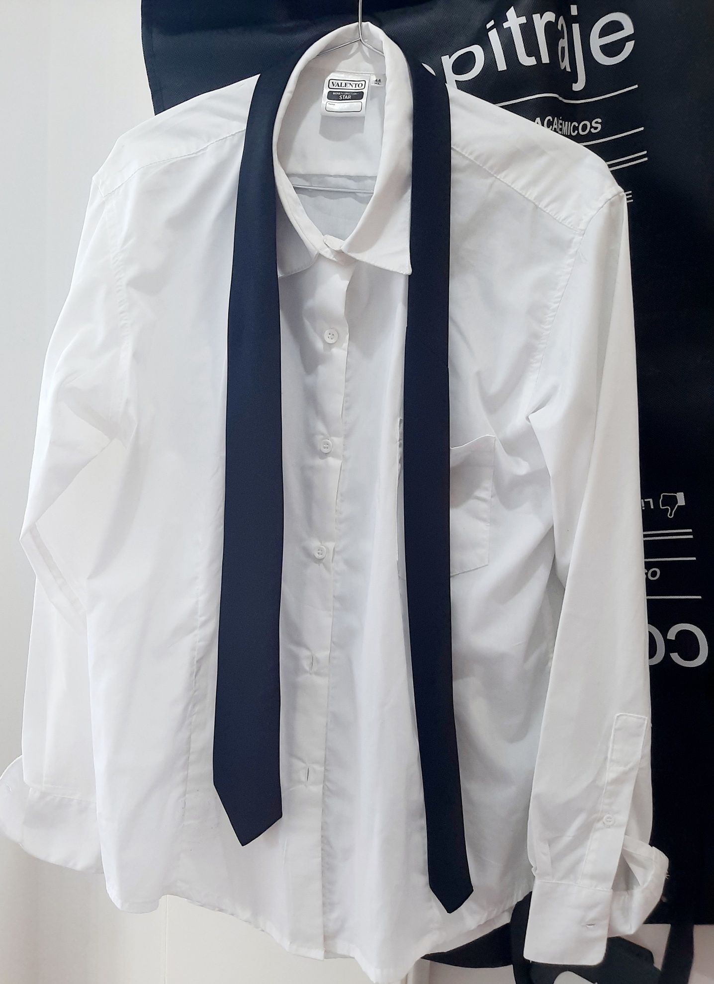 Traje Académico Feminino